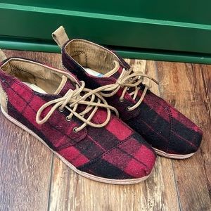 Toms Women's Venice Bota Boots in Red Buffalo Plaid Felt on Leather - Size 6.5